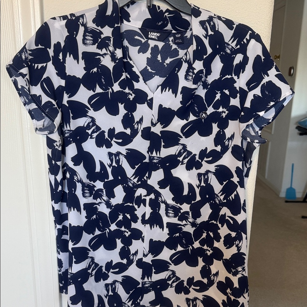 Chase Lands' End Women's Navy and White Floral Blouse